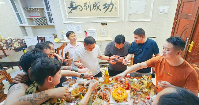 1698828241148455.jpg 清遠別墅內的假日狂歡1.jpg